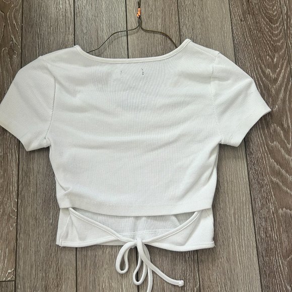 White Wild Fable Cropped Short Sleeve, Extra Small - Picture 3 of 3